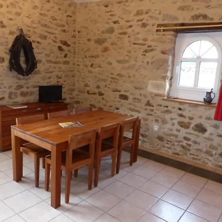 ベッド・アンド・ブレックファスト Domaine De La Corbe 4*