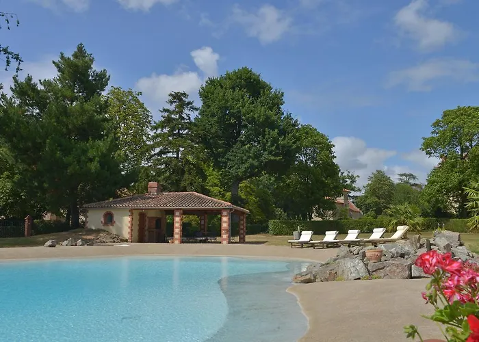 فندق مبيت وإفطار Domaine De La Corbe 4*